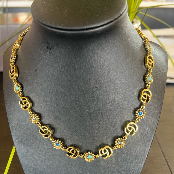 Designer Fashion Necklace 16 inches with 3 inch extender - Picture 2 of 2